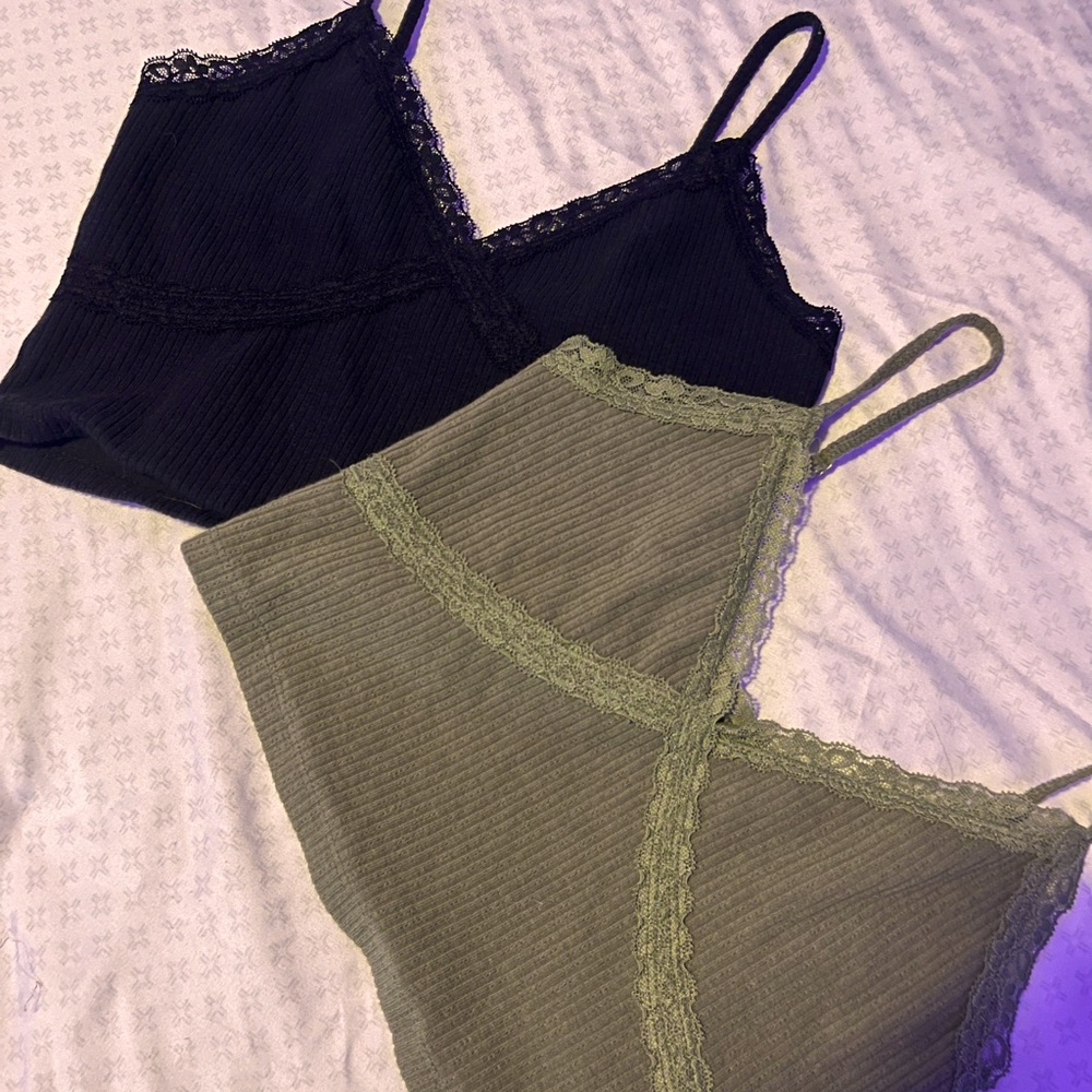 Green and Black Aéropostale Crossover Lace V-Neck Cami